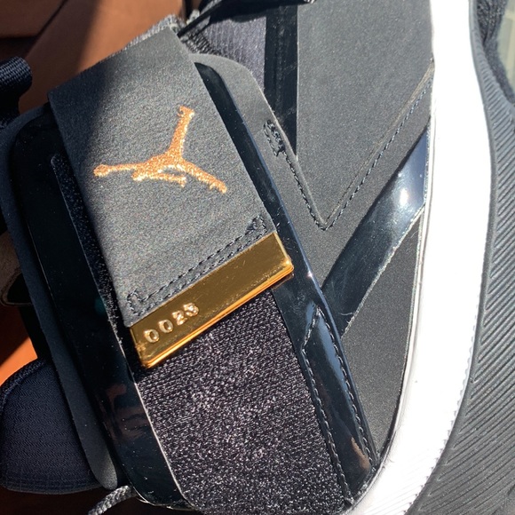 Jordan AJNT23 Black Metallic Gold with Suitcase. Size 12 NWT - Picture 8 of 10